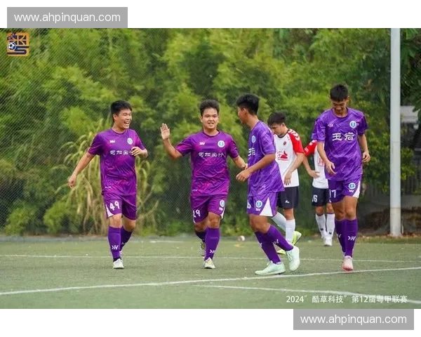 全程直播粤超足球联赛精彩对决 深入分析球队战术与球员表现